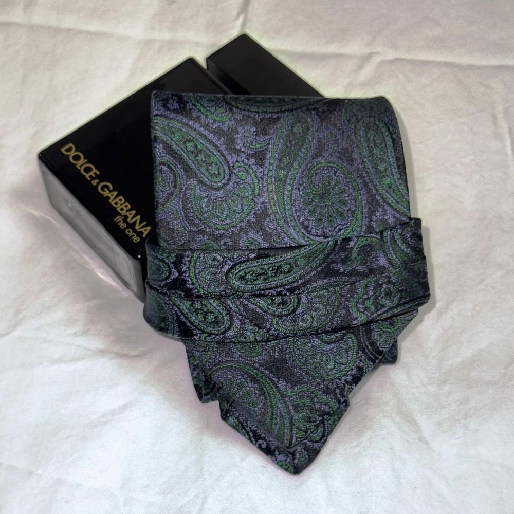 Christian dior tie .